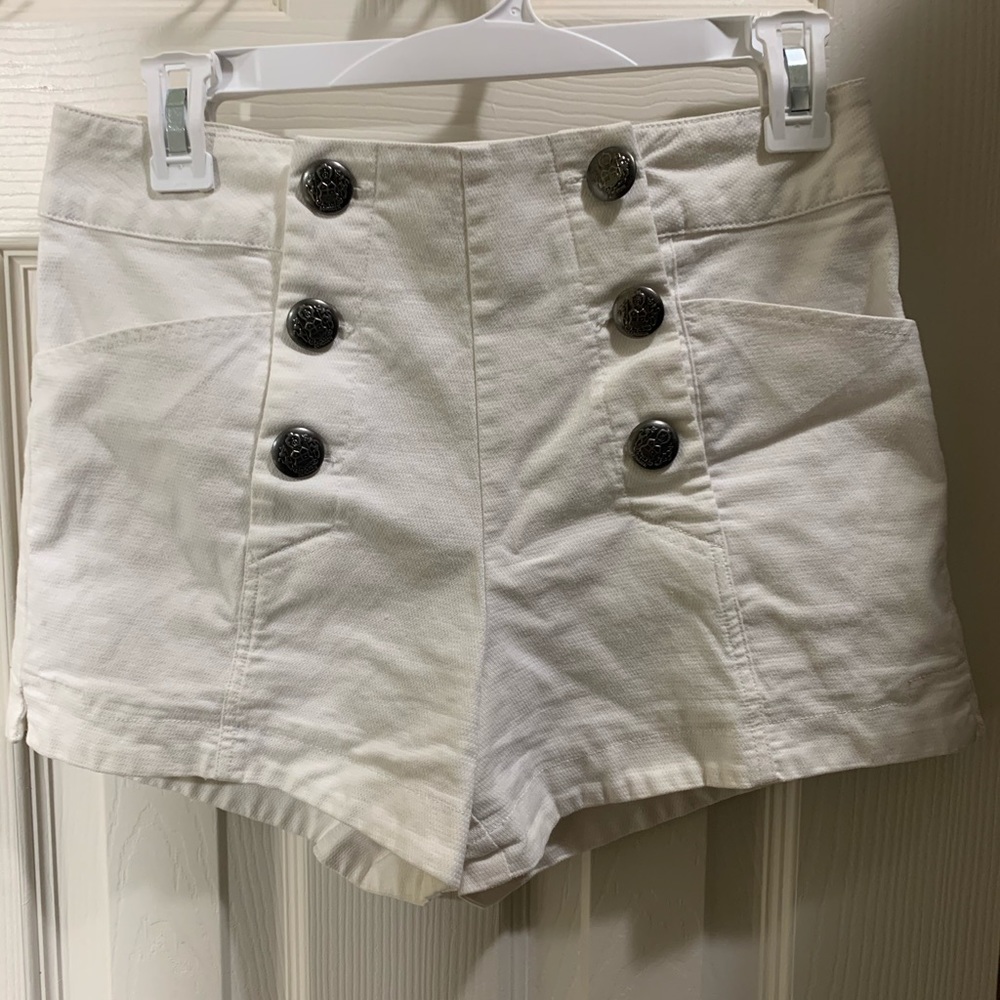 High rise white shorts with buttons